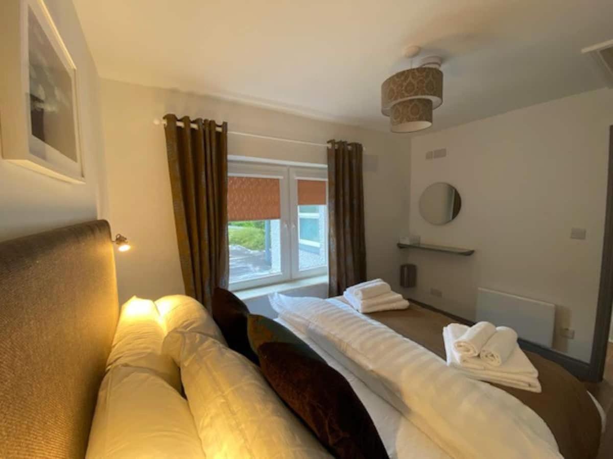 Location Location - Gorgeous 3 Bed Apartment In Killarney Bagian luar foto
